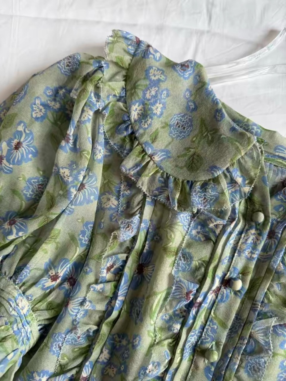 Doen Selma Top in Green Strawberry Moon Floral, S - Picture 3 of 8